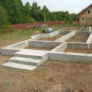 Designs and construction of the foundation for a private house Foundation for a house options