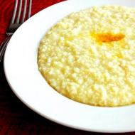 Millet na sinigang na may gatas Millet at millet porridge