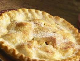 Apple pie: a recipe for a classic American pie Vegetable pie with shortcrust pastry