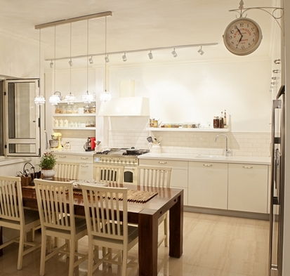 Кухня без верхніх шафок: свіжі рішення в дизайні кухонних меблів