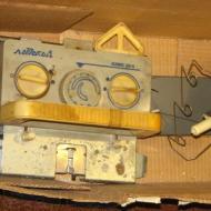 Hand knitting machine Neva 1