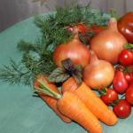Paradajkový a paprikový šalát s mrkvou